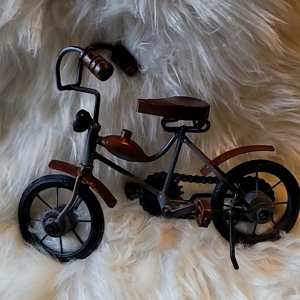 Home accessorie bike sculpture
